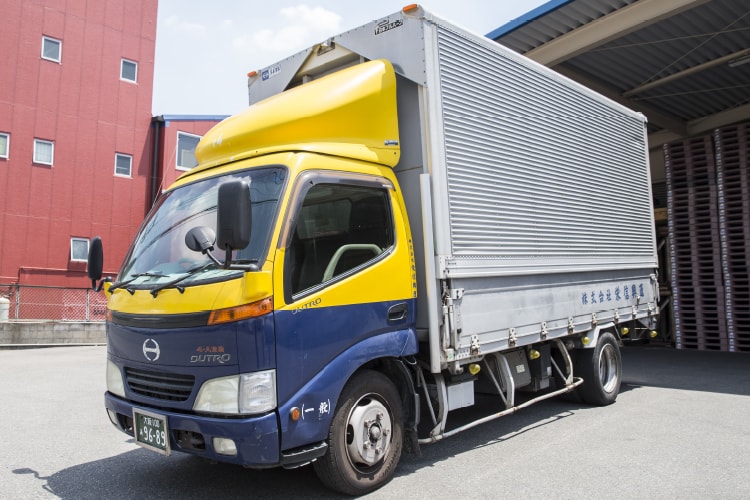 3tウイング(2.95t)(4.3m×1.8m×2.4m)のイメージ画像